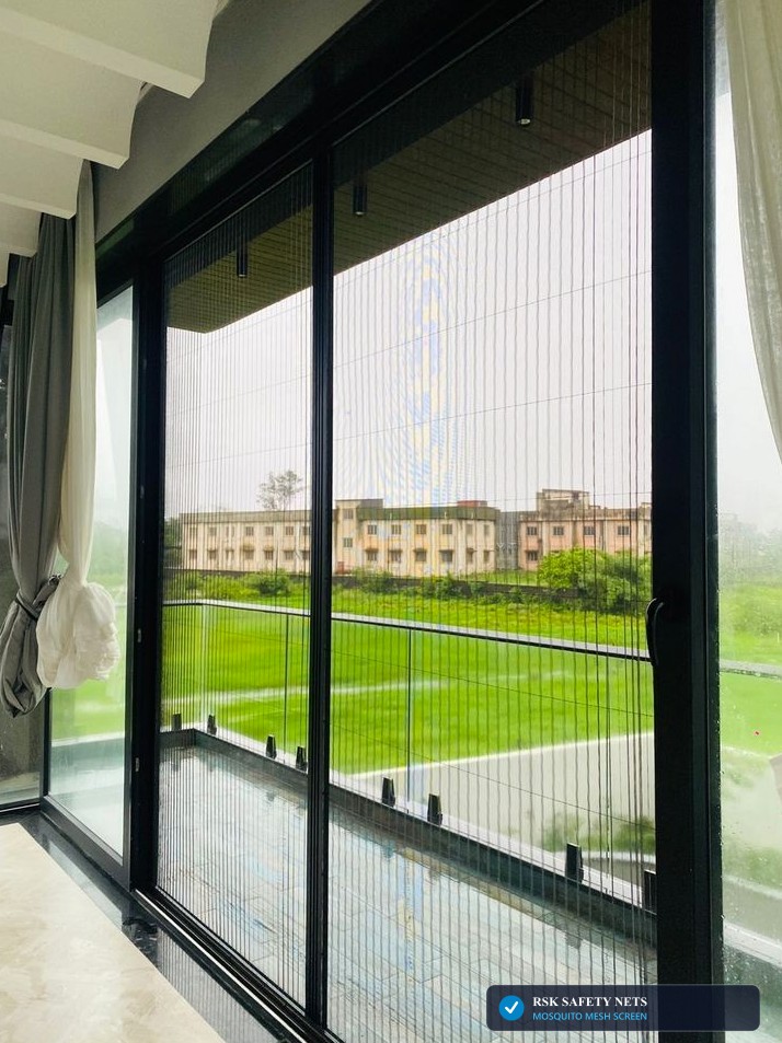High-Rise Luxury Apartment Balcony Sliding Mosquito Screen